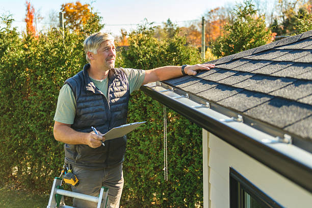 Professional Metal Roofing technician working in Brunswick, MO
